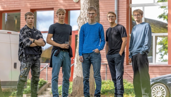 Noorte Idee Laboril sündisid lennukad mõtted
